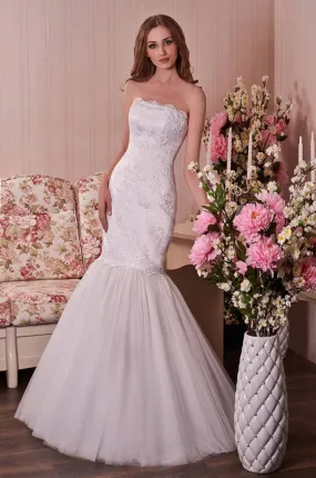 ---Abiti da sposa Siracusa, Abiti da sposa dual dress stile sirena con scollo dritto fatto in raso, tulle e pizzo, trasformabili