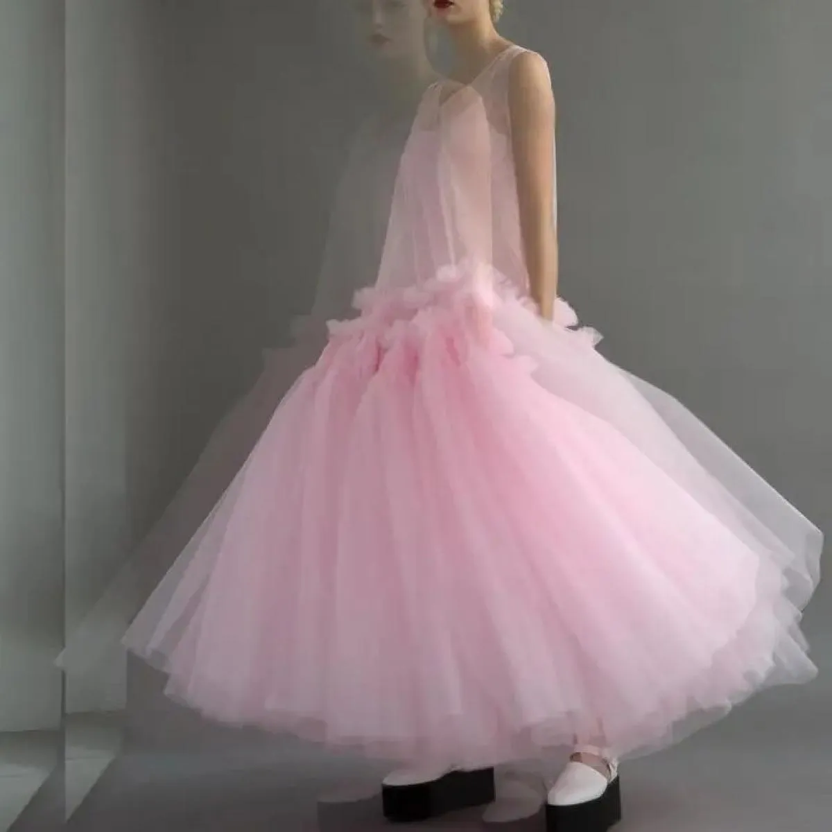 2023 Spring Couture See Thru Dress Puffy Tulle Sheer Hot Pink Prom Abiti da festa Abito su misura per eventi Special Occasio