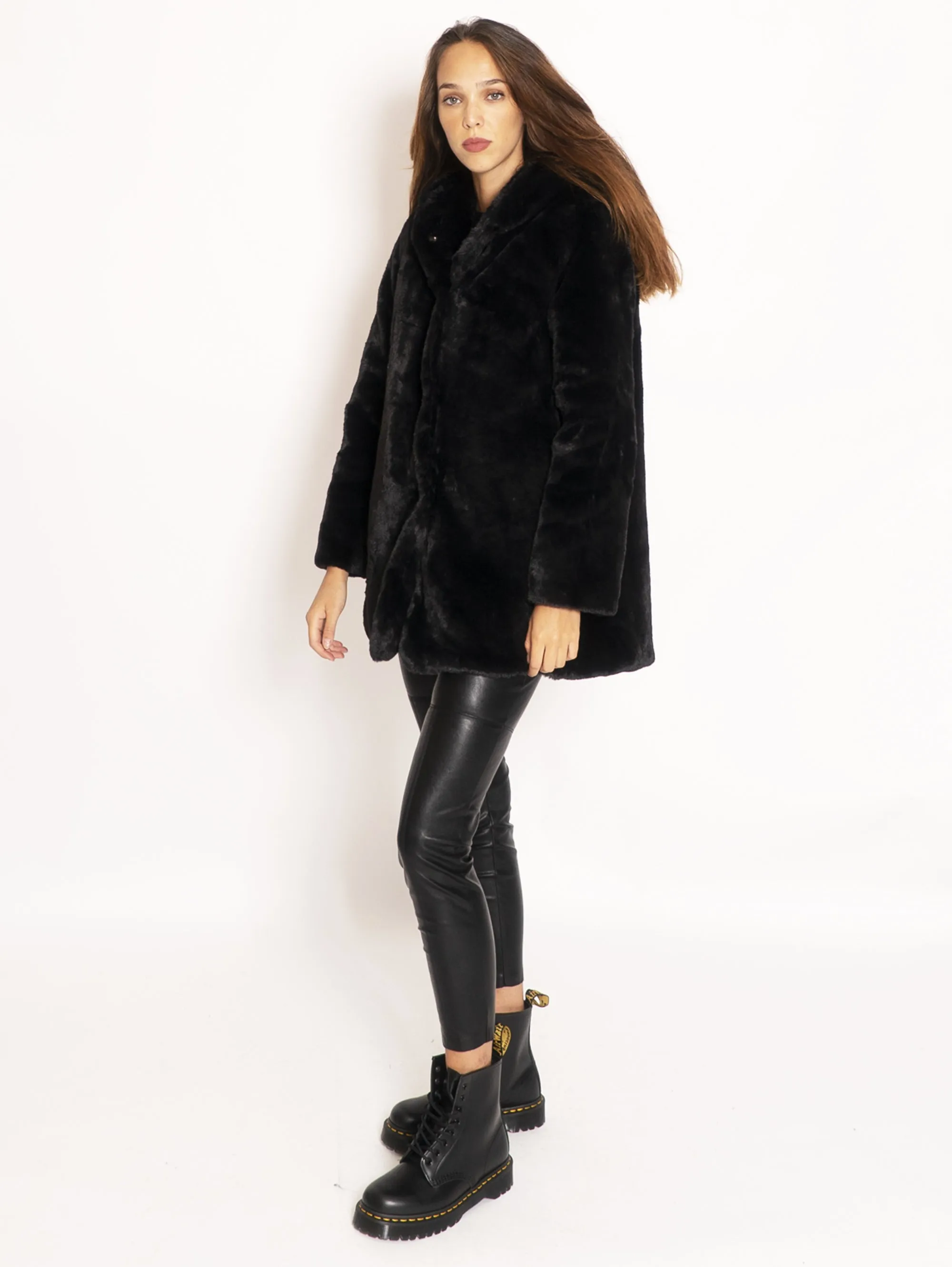 Eco Fur con Cappuccio Reversibile - Nero