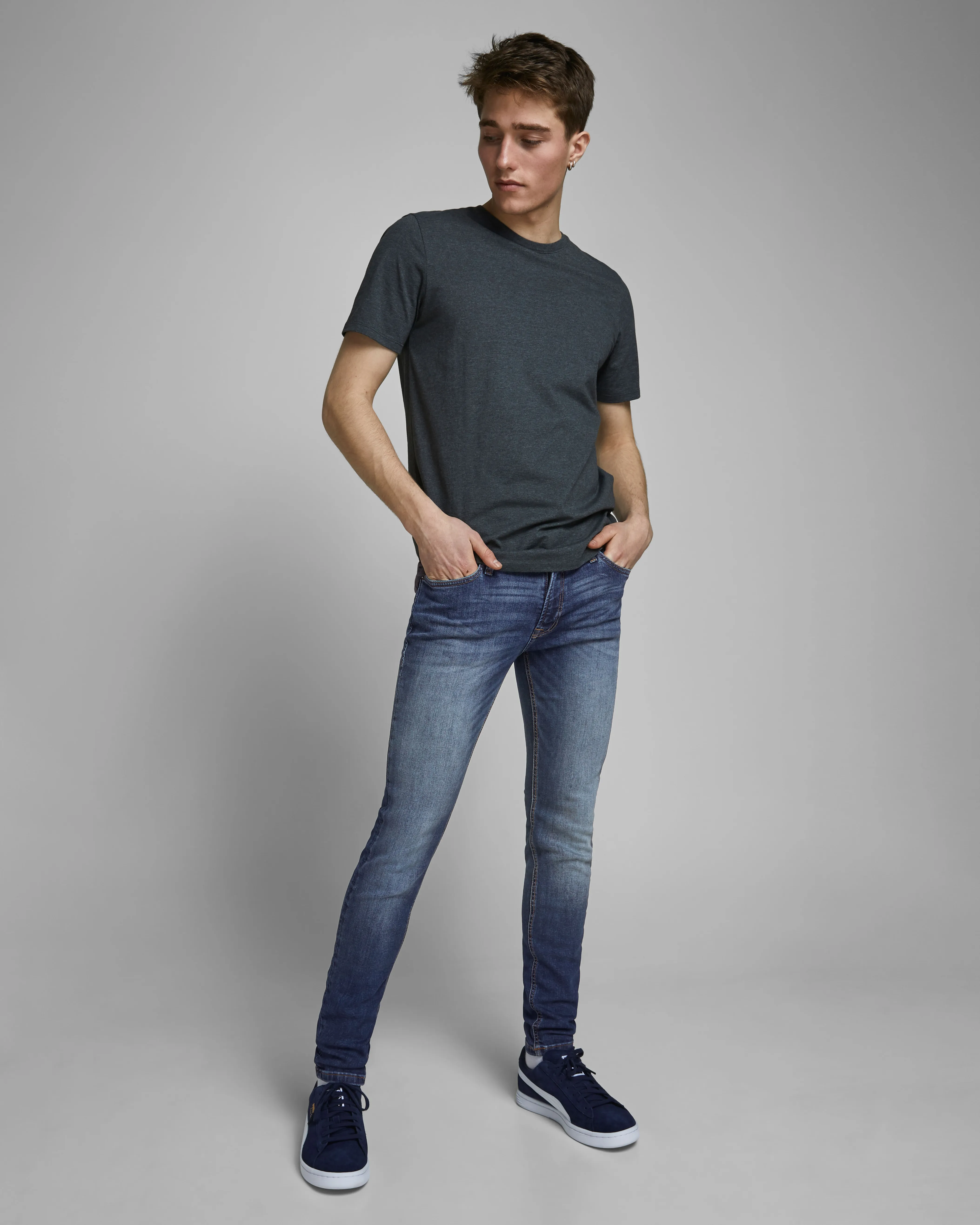 Jeans Liam skinny fit in cotone stretch lavaggio scuro stone washed con baffature