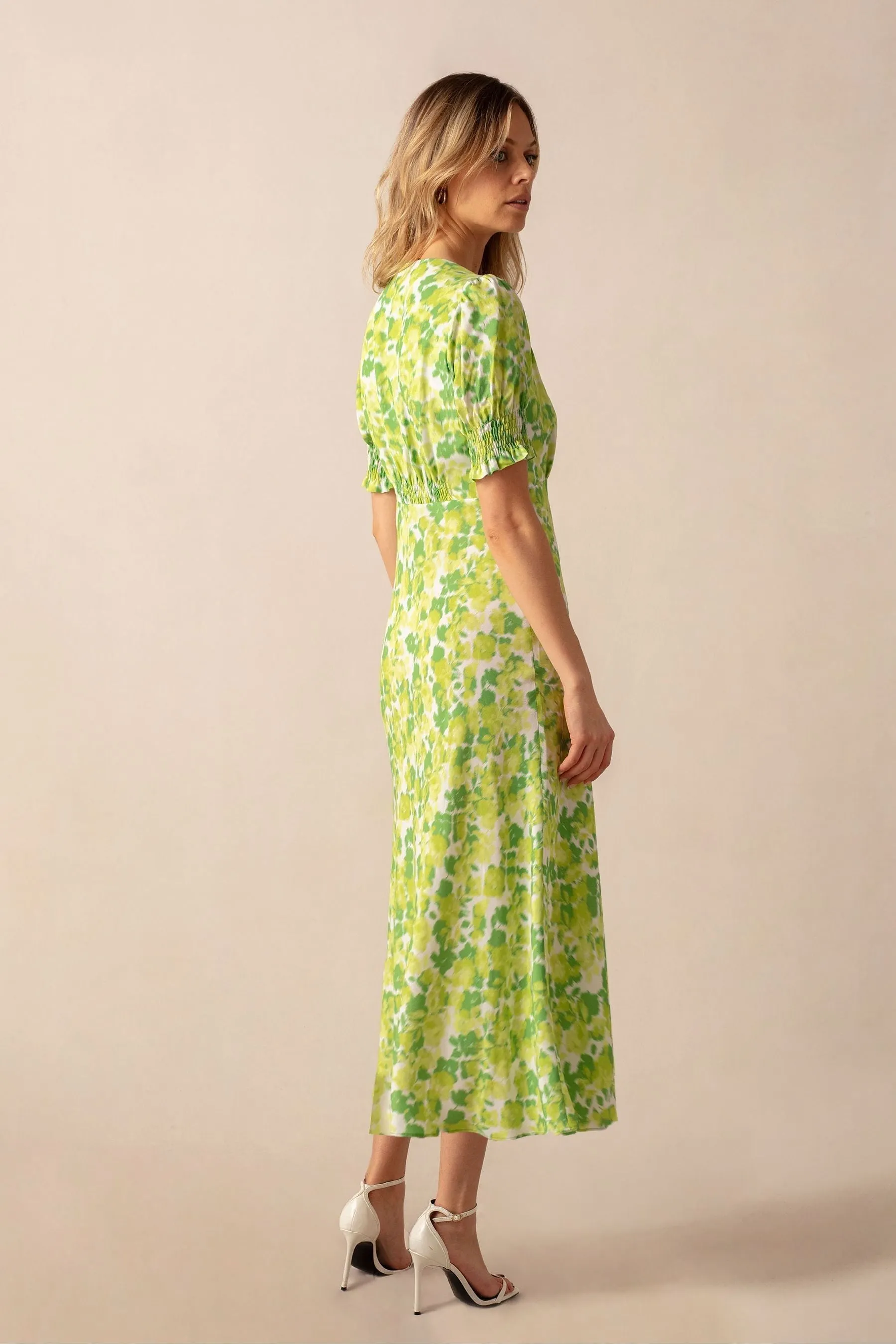 Ro&Zo Green - Botanical Floral Print Shirred Cuff Mdii Dress