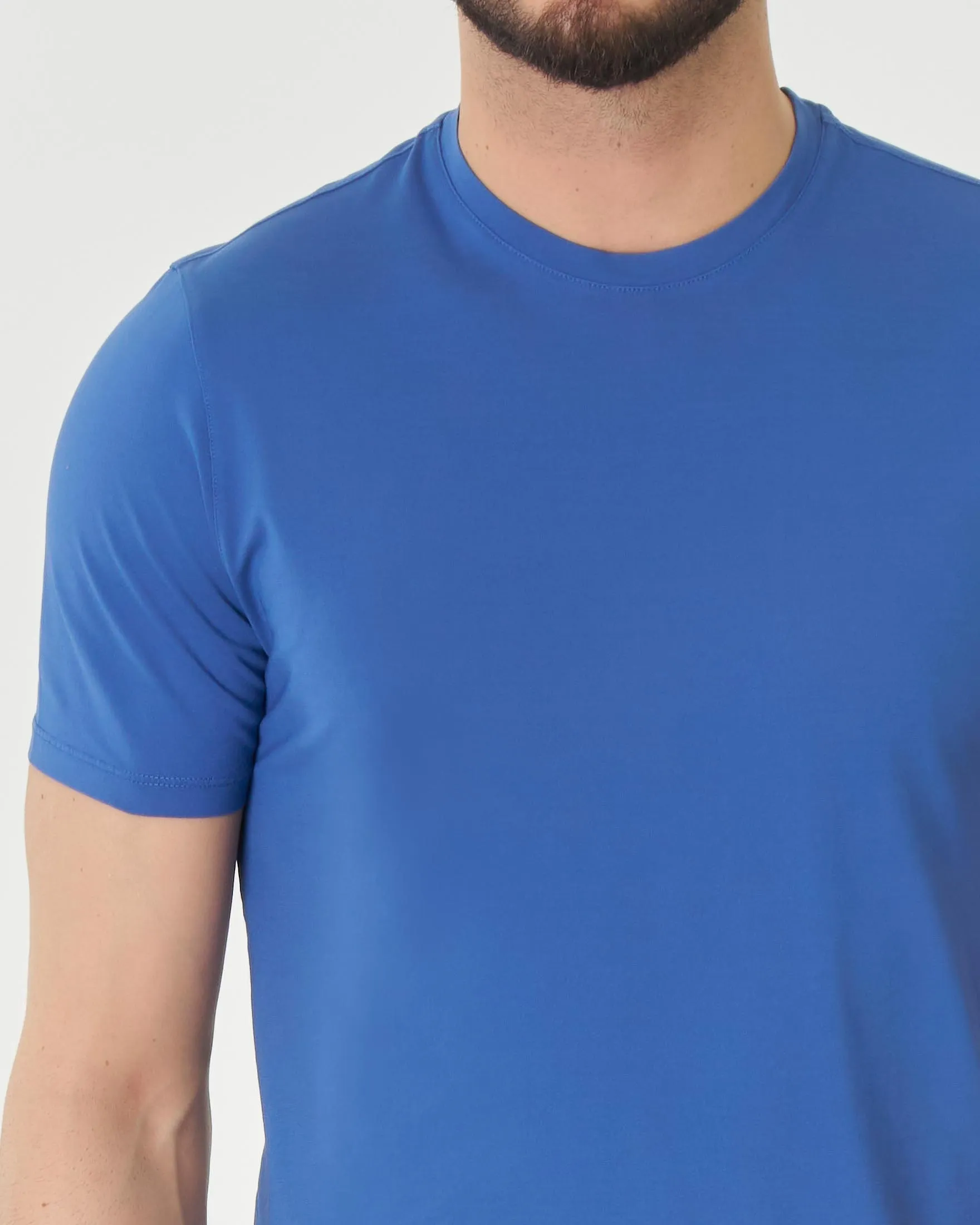 T-shirt blu royal in crêpe di puro cotone slim fit a tinta unita